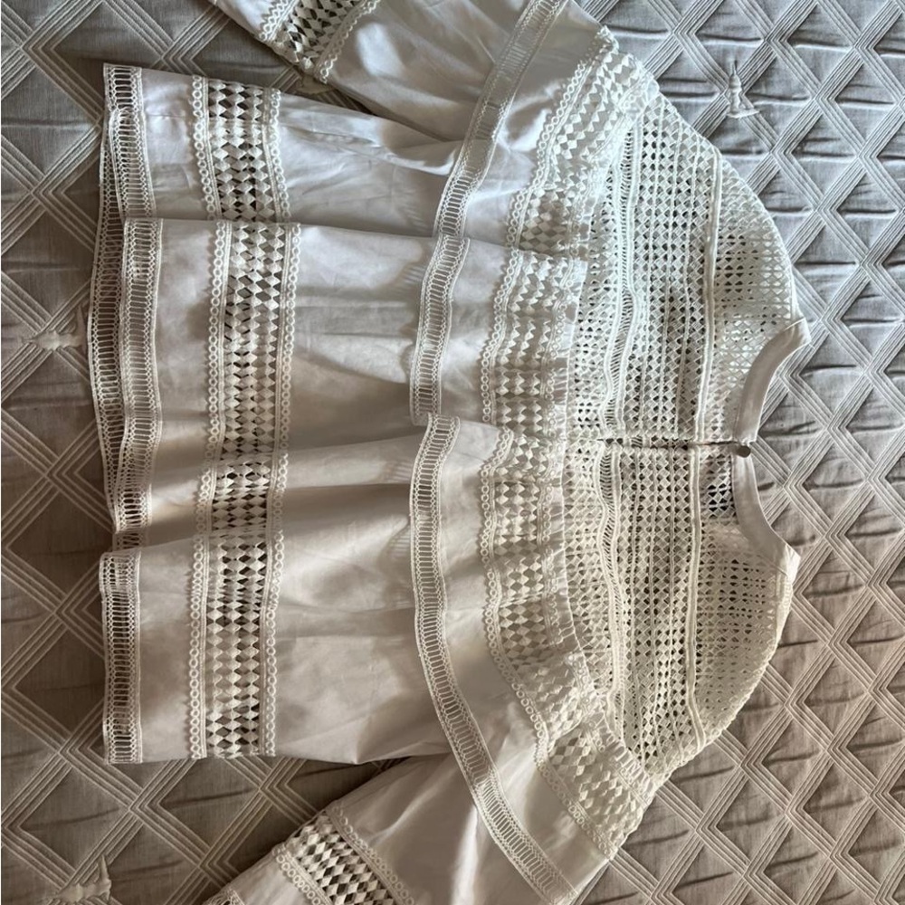 Bebe White ruffled Boho Detailed long sleeved cropped Blouse size M - Picture 6 of 13